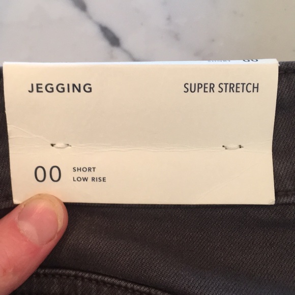 SOLD🚫🚫NWT American Eagle jeggings - Picture 2 of 5